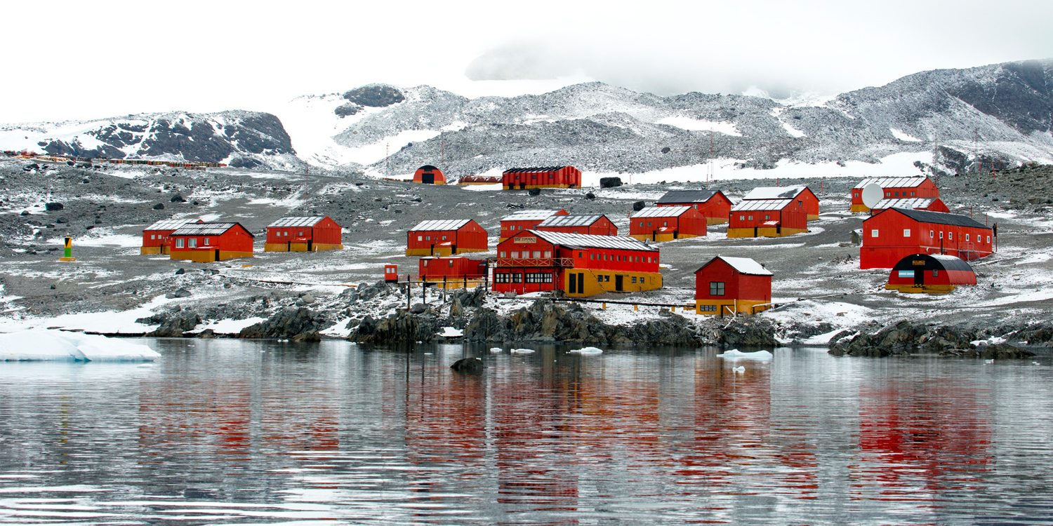 Who-Lives-In-Antarctica Who-Lives-In-Antarctica